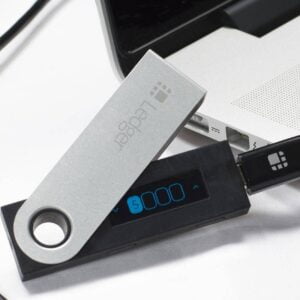 Ledger Nano S kopplad till Macbook