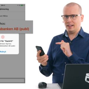 Karl Emil Nikka loggar in med Mobilt Bank-ID