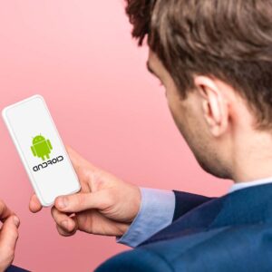 Affärsman med Android-mobil