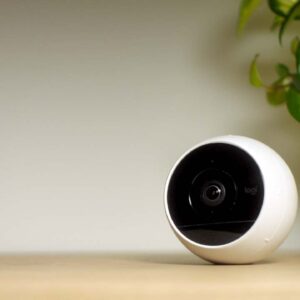 Logitech Circle 2-kamera på bord