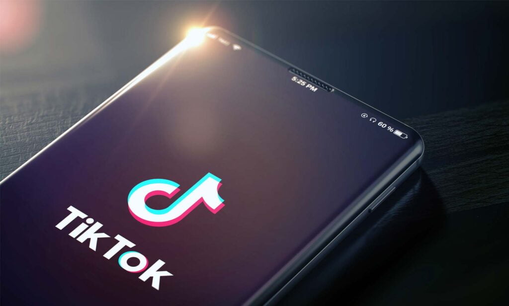 Android-mobil med Tiktok-appen