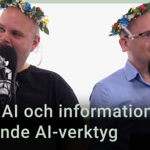 Peter Esse och Karl Emil Nikka står vid mikrofoner. Texten ”Etisk AI och informationsläckande AI-verktyg" står ovanpå.