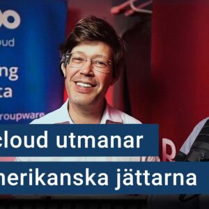 Johan Bernhardsson står framför en roll-up med texten ”Protecting your data”. Karl Emil Nikka står bredvid. Texten ”Nextcloud utmanar de amerikanska jättarna” är stämplad ovanpå bilden.